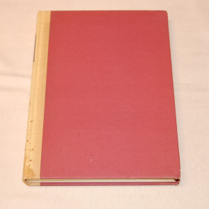 Hyvinpukeutuva nainen